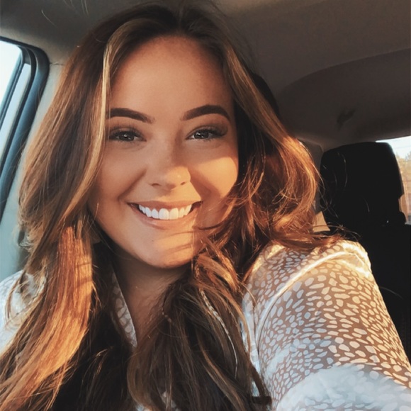 Meet your Posher, Haley - Picture 1 of 1